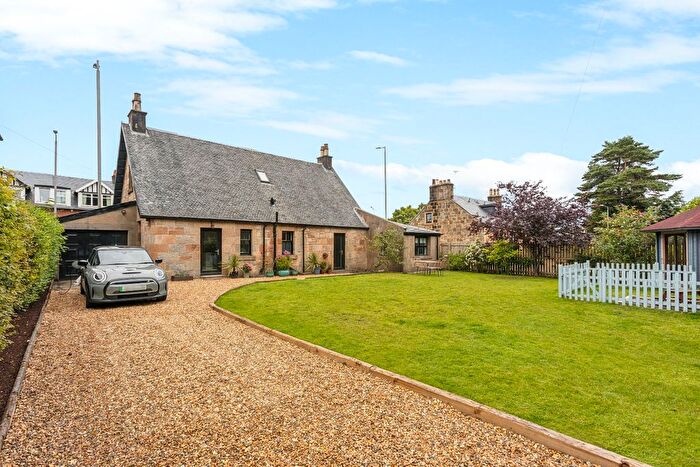 4 Bedroom Detached House To Rent In Ayr Road, Newton Mearns, G77