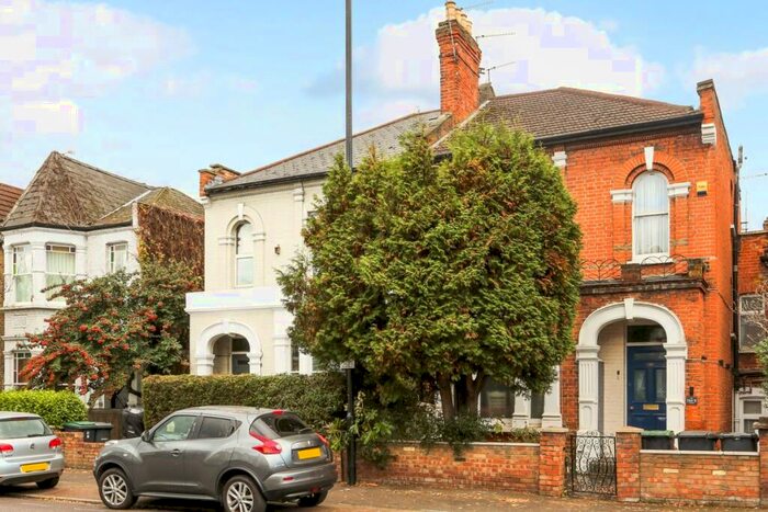 1 Bedroom Flat To Rent In Ferme Park Road London, N8
