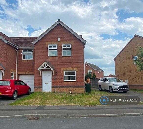 3 Bedroom Semi-Detached House To Rent In Churn Drive, Bradford, BD6