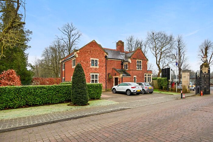 3 Bedroom Detached House For Sale In Royal Connaught Drive, Bushey, WD23