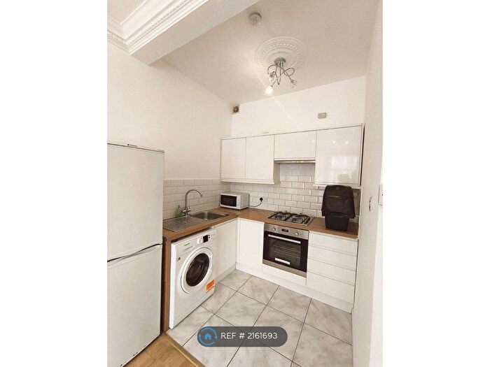 1 Bedroom Flat To Rent In Mayfair Avenue, Ilford, IG1