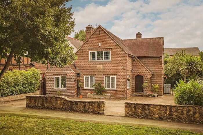 4 Bedroom Detached House For Sale In Broadway, Derby, DE22
