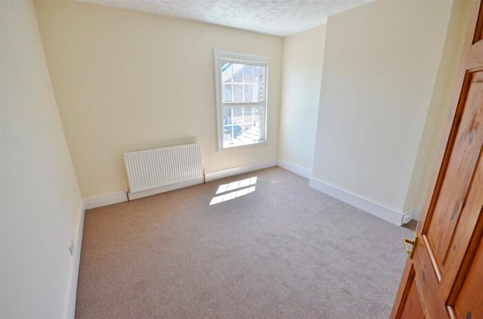 3 Bedroom Terraced House For Sale In Tavistock Street, South Luton, LU1