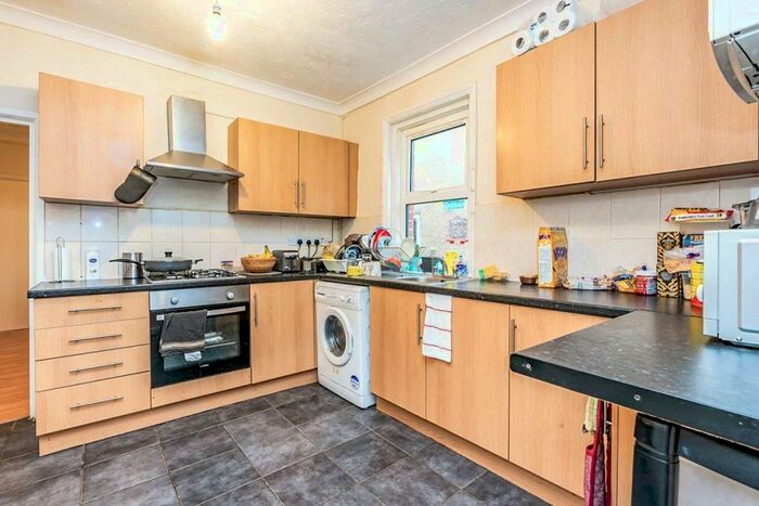 5 Bedroom Terraced House To Rent In Earls Road, Southampton, Hampshire, SO14