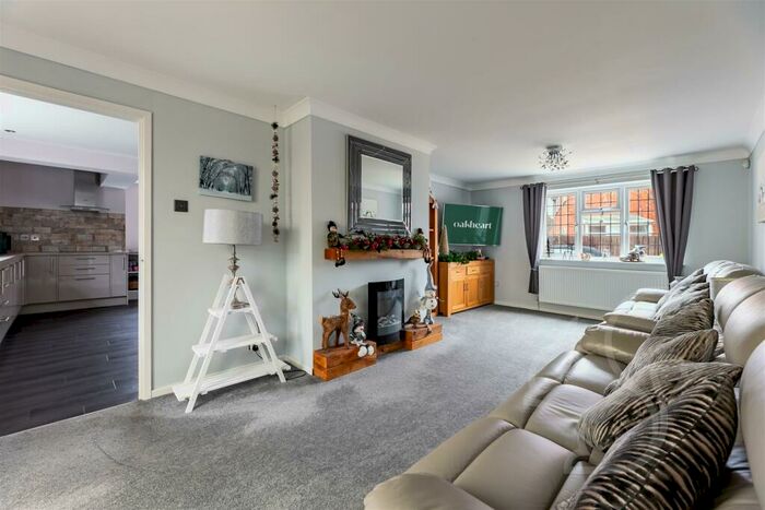 4 Bedroom Detached House For Sale In Richmond Road, West Mersea, CO5