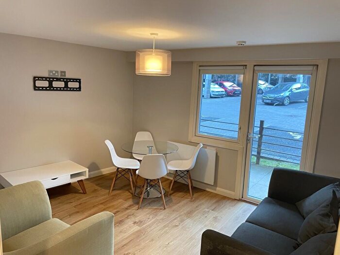 2 Bedroom Apartment To Rent In North Crescent, Leeds City Centre, LS2