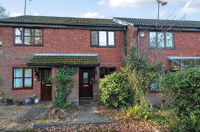 2 Bedroom House To Rent In Caernarvon Gardens, Chandler's Ford, SO53