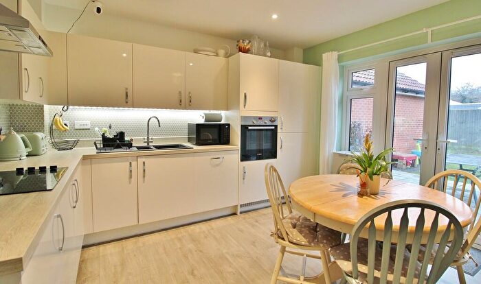 3 Bedroom End Of Terrace House For Sale In Gold Close, Fareham, PO14