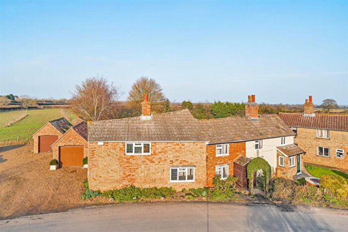 3 Bedroom Semi-Detached House For Sale In Chequers Hill, Wilden, MK44