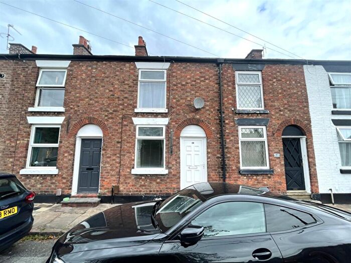 2 Bedroom House To Rent In Barton Street, Macclesfield, Cheshire, SK11