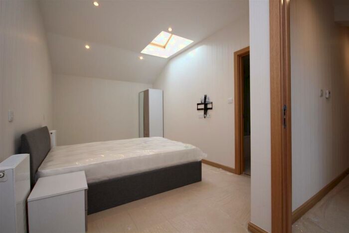1 Bedroom Flat To Rent In North Acton Road, North Acton, NW10