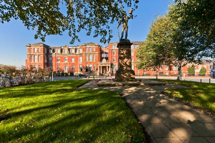 2 Bedroom Apartment To Rent In The Royal, Wilton Place, Salford, M3