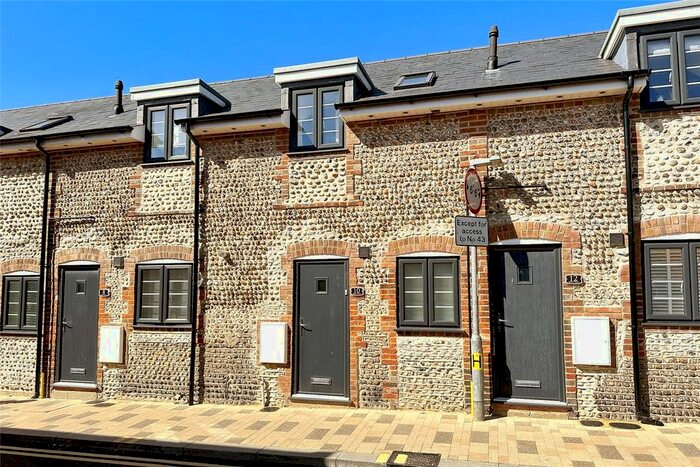 1 Bedroom Flat To Rent In Duke Street, Littlehampton, West Sussex, BN17
