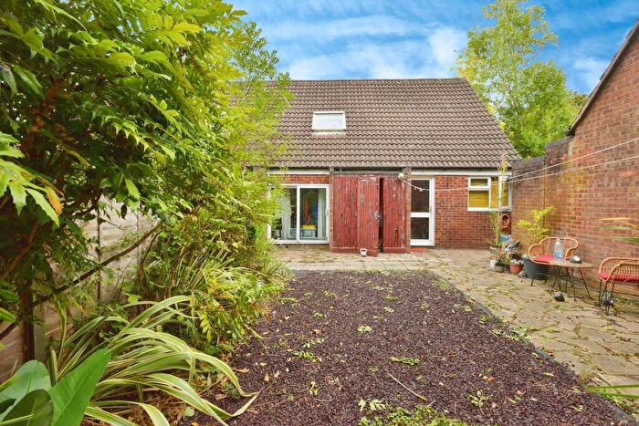 3 Bedroom Semi-Detached House For Sale In Arncliffe Drive, Heelands, Milton Keynes, Buckinghamshire, MK13
