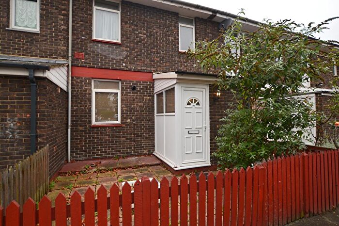 3 Bedroom Terraced House To Rent In Almond Close Peckham, SE15