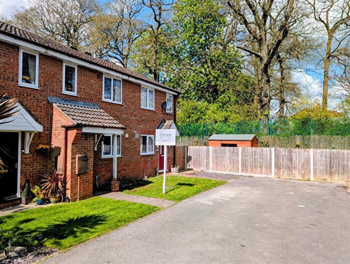 2 Bedroom Terraced House For Sale In Alpine Grove, Hollingwood, Chesterfield, S43