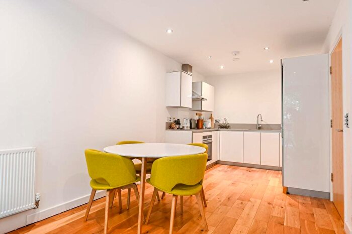 1 Bedroom Flat To Rent In Plender Street, Camden Town, London, NW1