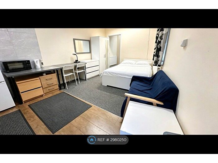 2 Bedroom Studio To Rent In London Road Nearby To Hospital/Uni, Reading, RG1