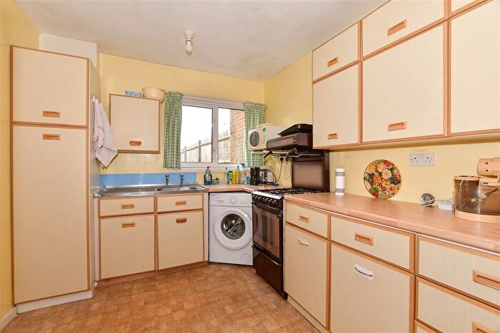 3 Bedroom End Of Terrace House For Sale In Darleydale, Crawley, West Sussex, RH11