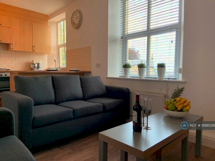 9 Bedroom Semi-Detached House To Rent In Crookes Road, Sheffield, S10