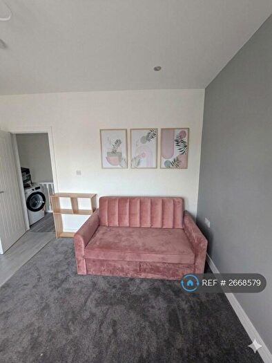 2 Bedroom Flat To Rent In Northumberland Avenue, Reading, RG2