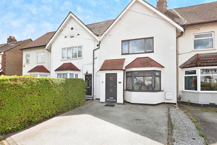 3 Bedroom Terraced House For Sale In The Paddock, Hull, HU4