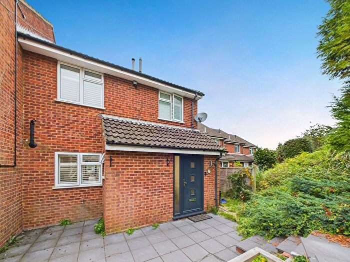 3 Bedroom End Terrace House For Sale In Hazelwood Close, Chesham, HP5