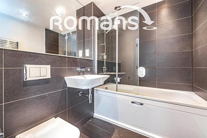1 Bedroom Apartment For Sale In Drake Way, Reading, Berkshire, RG2