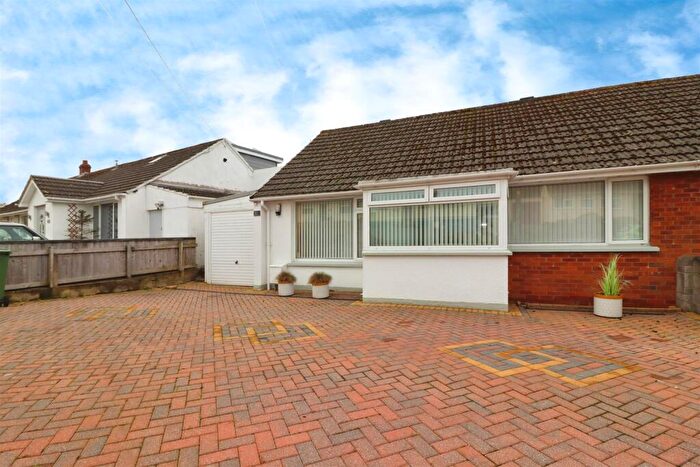 4 Bedroom Bungalow For Sale In Chanters Hill, Barnstaple, Devon, EX32