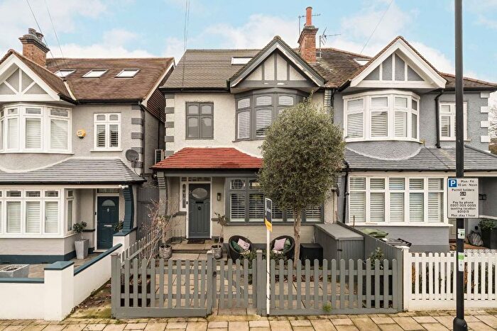 4 Bedroom Semi Detached House For Sale In Kirkstall Gardens, Streatham, SW2