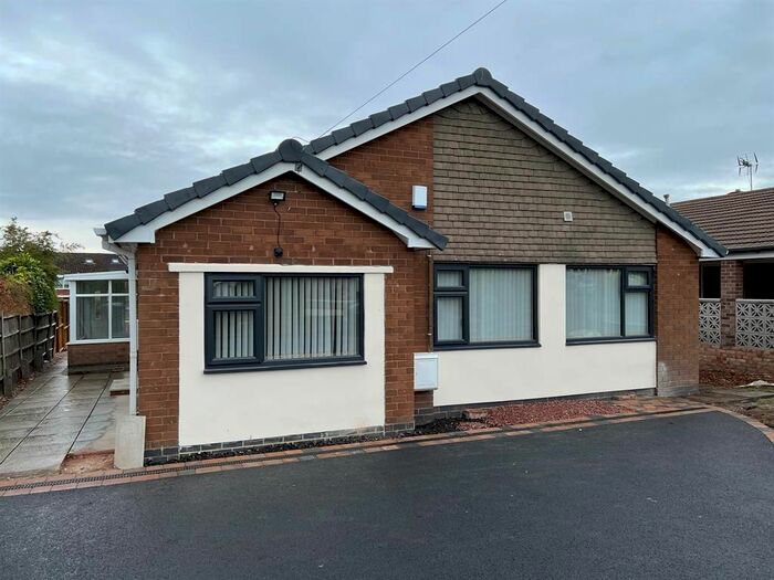 3 Bedroom Bungalow To Rent In Field Close, Dronfield Woodhouse, Dronfield, S18