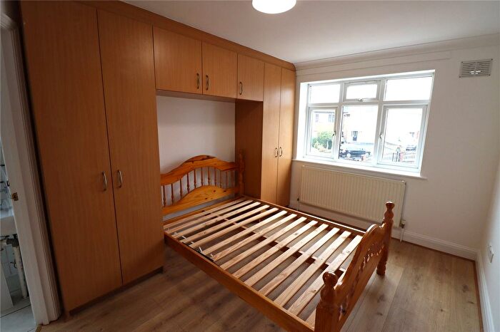 1 Bedroom Flat To Rent In Raynton Drive, Hayes, UB4