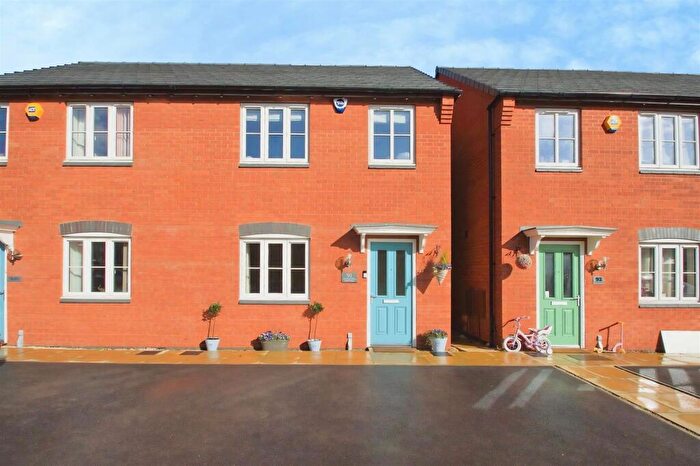 3 Bedroom Semi-Detached House For Sale In Academy Drive, Rugby, CV21