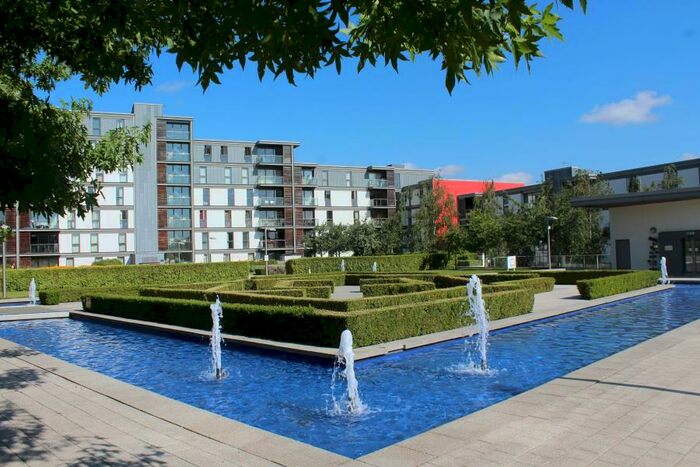 3 Bedroom Apartment To Rent In Garnet House, Vizion, MK9