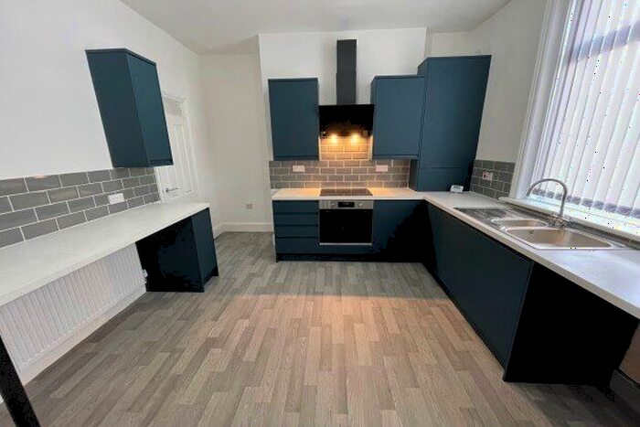 2 Bedroom Property To Rent In Heaton Fold, Bury, BL9