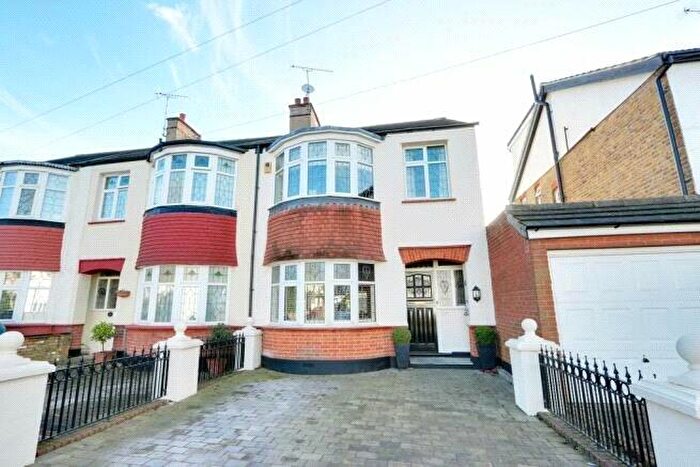 3 Bedroom End Of Terrace House To Rent In Western Road, Leigh-on-Sea, Essex, SS9