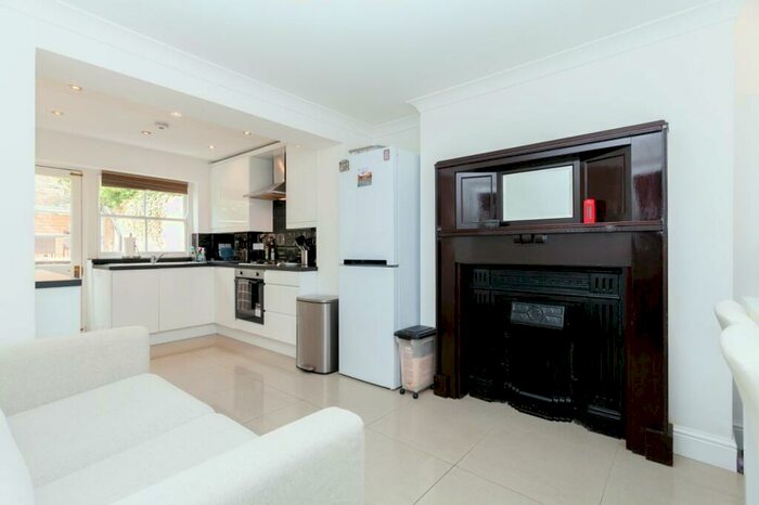 1 Bedroom Apartment To Rent In Tomlins Grove, London, E3