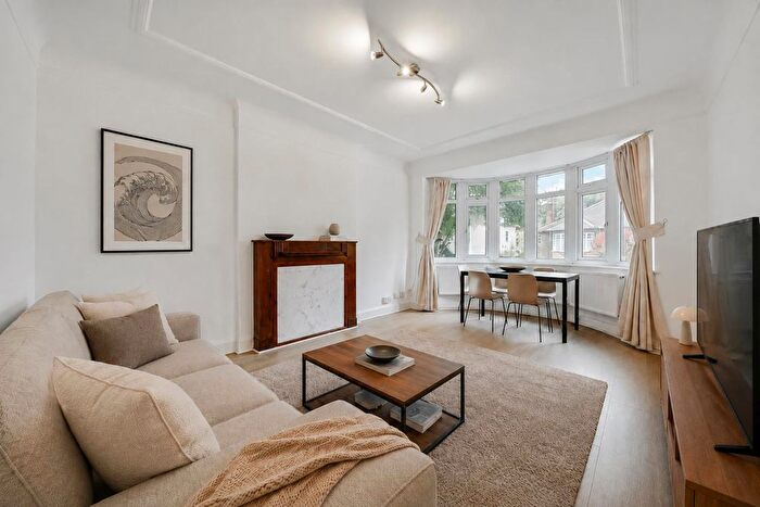 2 Bedroom Flat To Rent In Bramshill Gardens, Tufnell Park, NW5