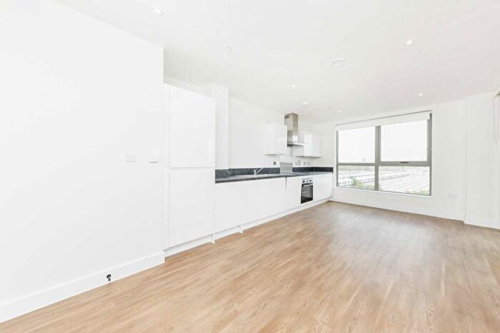 2 Bedroom Flat To Rent In Green Street, North Acton, NW10