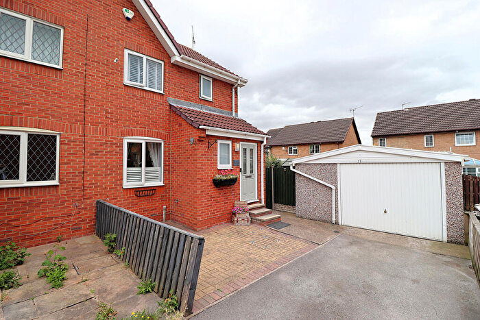 4 Bedroom Semi-Detached House For Sale In Chapel Close, Shafton Barnsley, S72
