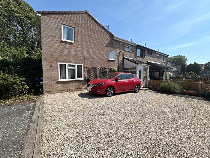 3 Bedroom Town House For Sale In Threshers Way, Willenhall, WV12