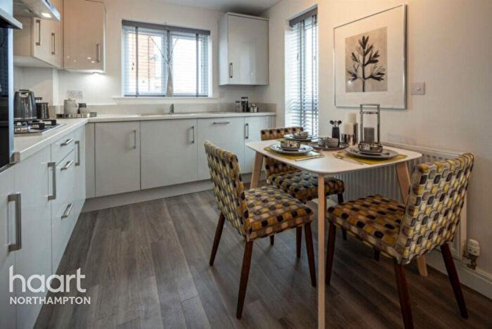 2 Bedroom Apartment For Sale In St Michaels Park, Northampton, NN5