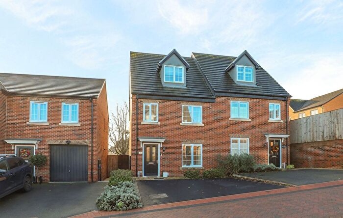 4 Bedroom Semi-Detached House For Sale In Hurrier Place, Halfway, S20