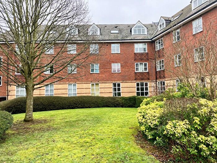 2 Bedroom Apartment To Rent In Dorchester Court, Dexter Close, St. Albans, AL1