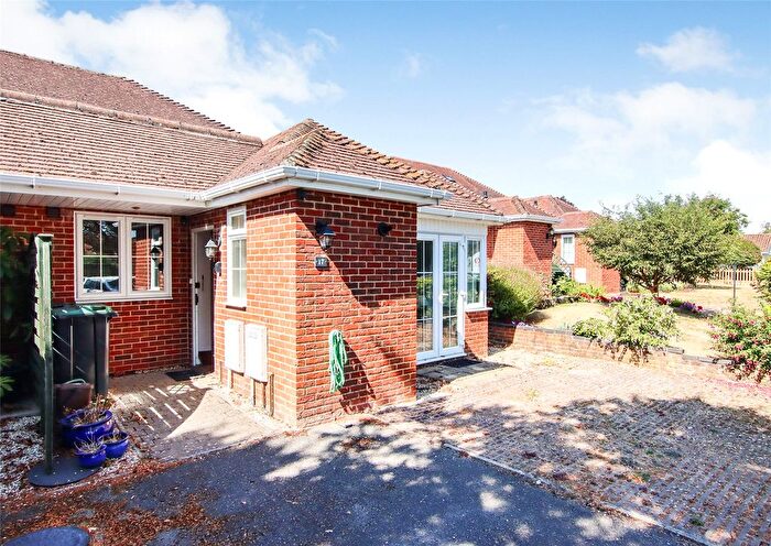 2 Bedroom Bungalow For Sale In Pyrford Mews, Lymington, Hampshire, SO41