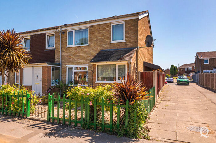 3 Bedroom End Of Terrace House For Sale In Fielder Close, Sittingbourne, Kent, ME10