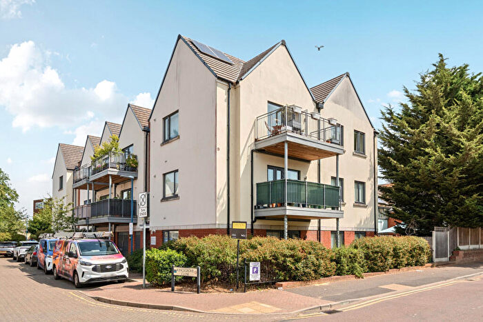 1 Bedroom Apartment For Sale In Kingsgrove Close, Sidcup, DA14