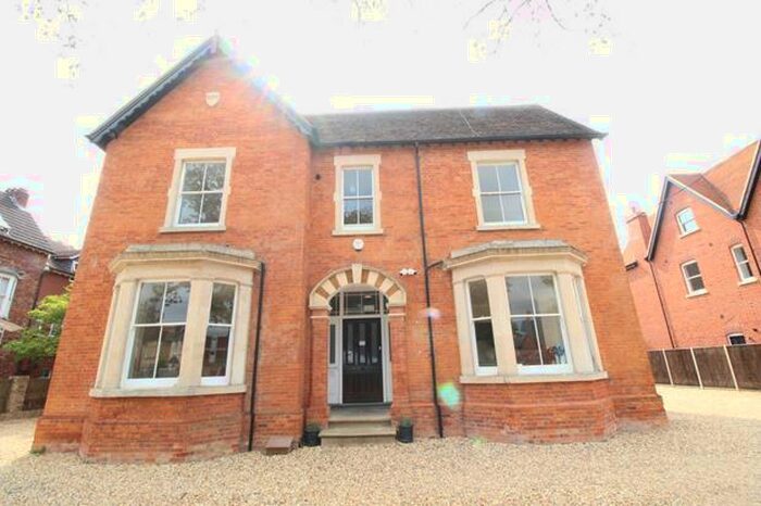 1 Bedroom Flat To Rent In Linden Road, Bedford, Beds, MK40