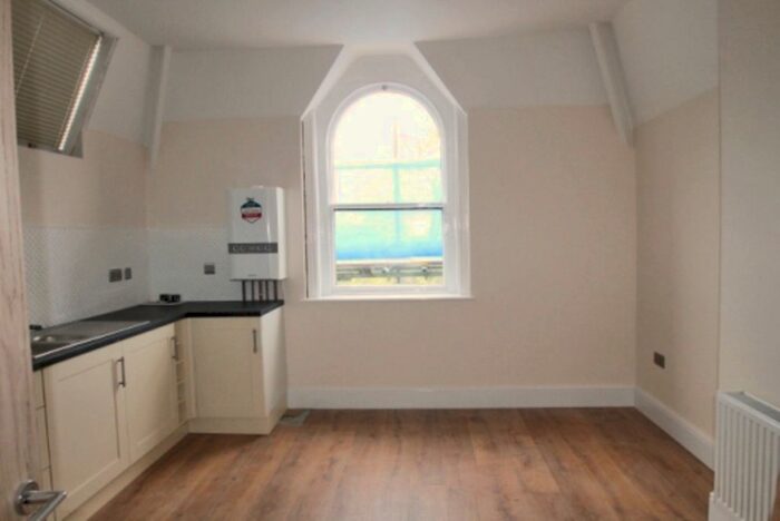 1 Bedroom Flat To Rent In , Ednam Road, Dudley, DY1