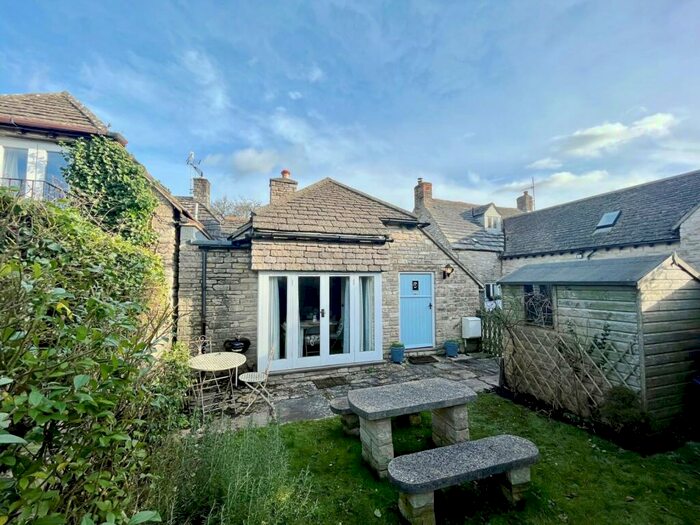 2 Bedroom Detached Bungalow For Sale In Corfe Castle, BH20
